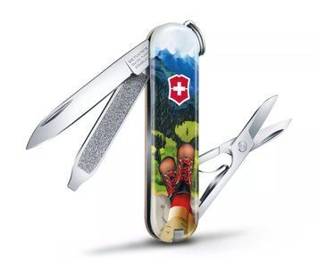 Швейцарський ніж Victorinox Classic Limited Edition I Love Hiking 58 мм 7 функцій (0.6223.L2002) V77552726 фото