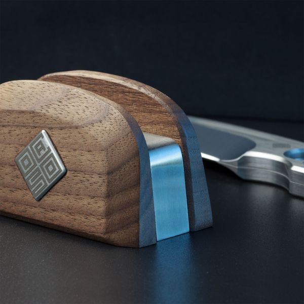 Набор двух ножей Ocaso Duo Desk Knife Wharncliffe с подставкой из древесины ореха 80DKW 4008999 фото