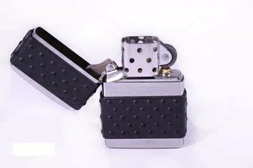 Зажигалка Zippo Black 200ZP V77550702 фото