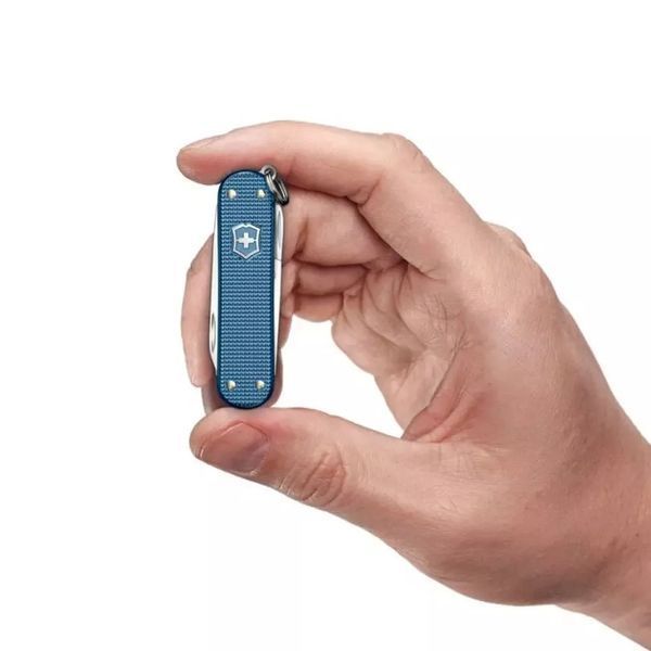 Швейцарський ніж-брелок Victorinox Classic SD Alox Limited Edition 2026 Glacial Blue льодяний синій 0.6221.L26 V77554538 фото