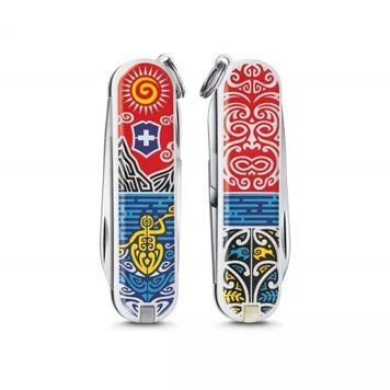 Швейцарський ніж Victorinox Classic LE 2018 New Zealand 58 мм Різнокольоровий (0.6223.L1806) V77553568 фото