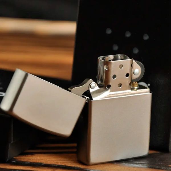 Запальничка ZIPPO Satin Chrome (205) V77550774 фото