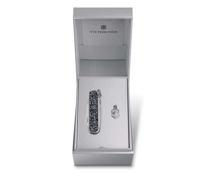 Швейцарський ніж Victorinox Classic SD Brilliant Crystal 58 мм 5 функцій рукоять інкрустована кристалами (0.6221.35) V77552872 фото