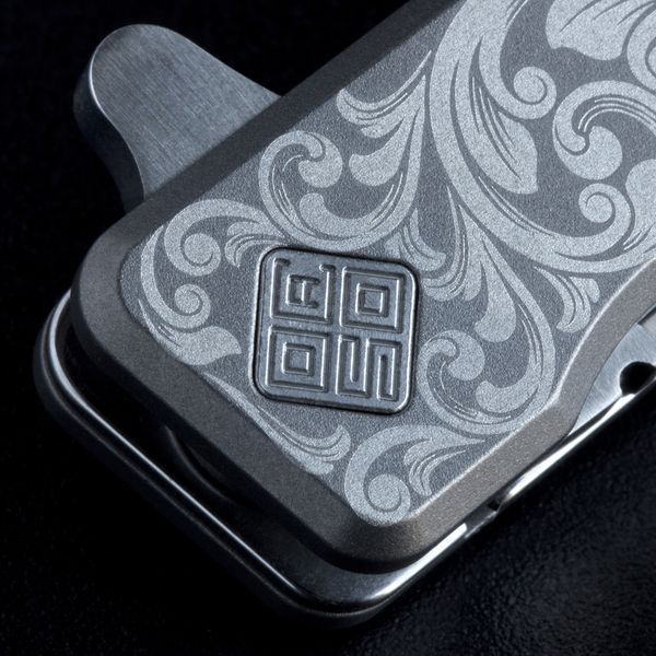 Нож Ocaso Solstice Engraved titanium Scroll Pattern Satin 10ESS 4009338 фото