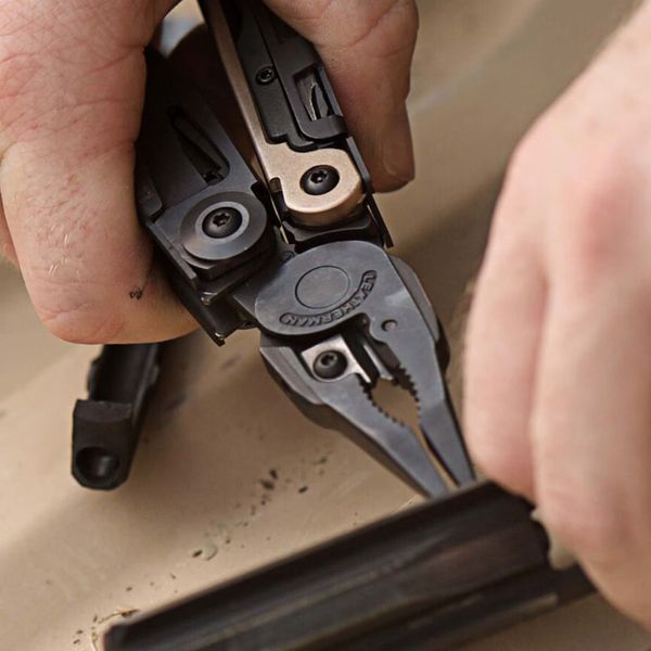Мультитул Leatherman MUT Black + чехол Molle Олива 850022N 4000036 фото