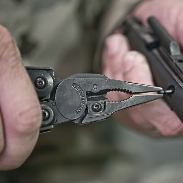 Мультитул Leatherman MUT Black + чехол Molle Олива 850022N 4000036 фото