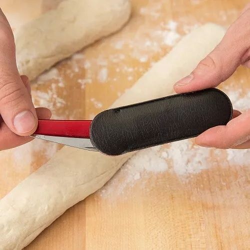 Швейцарский нож Victorinox Alox Bakers Knife 84 мм, алюминий, красный (0.7830.11) V77553530 фото