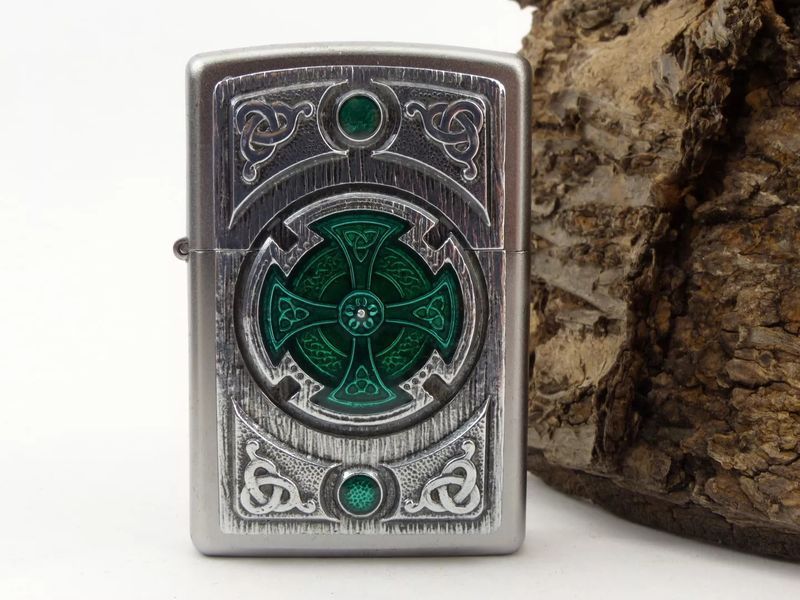 Запальничка Zippo Celtic Green Cross Emblem 2005167 V77553973 фото