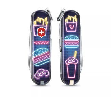 Швейцарський ніж Victorinox Classic LE Burger Bar 58 мм 7 функцій Кольоровий (0.6223.L1906) V77553572 фото