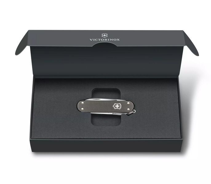 Нож Victorinox Classic SD Alox Limited Edition ThunderСерый (0.6221.L22) V77552260 фото